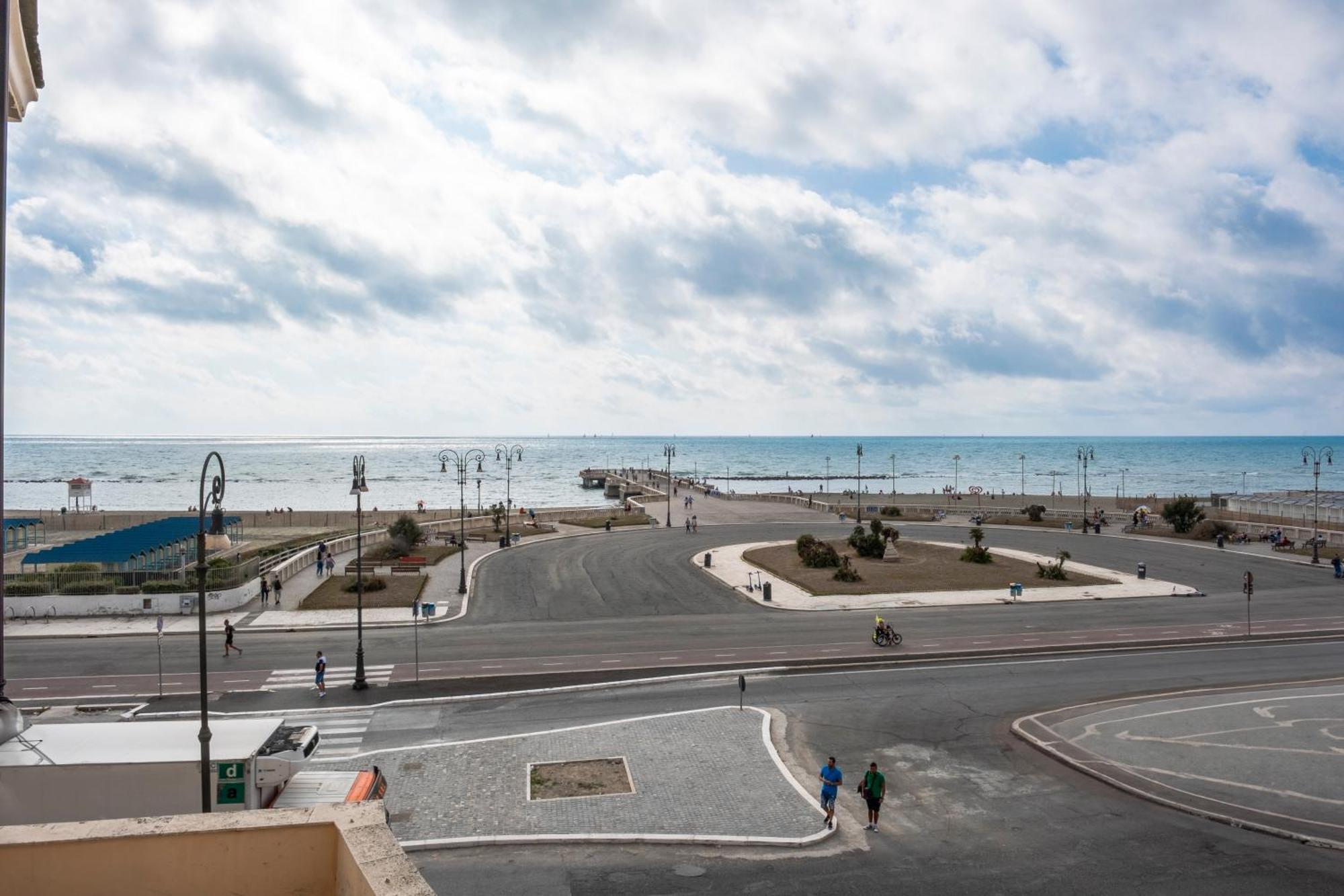 Ostia Holiday Al Pontile Exterior foto